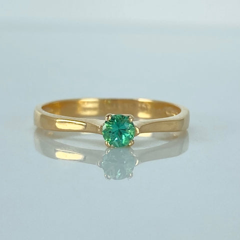 Anillo Solitario Esmeralda 0.15 CT Oro amarillo 18k / Talla 6 / 1,73 Gr *