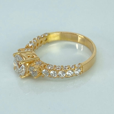 Anillo Solitario Con Circones POR FABRICACION Oro amarillo 18k / Talla 5/10 / 4,1 Gr *
