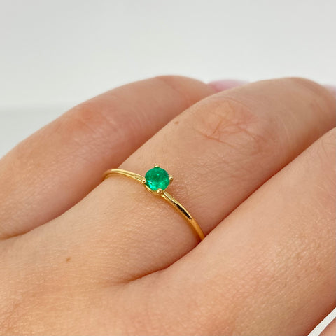 Anillo Solitario Esmeralda 10Pts Oro amarillo 18k / Talla 6 1/2 / 0,81 Gr †