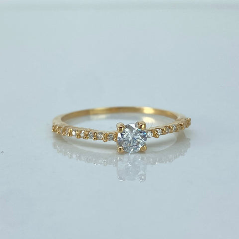 Anillo Solitario Circon Blanco Cuadrado  Oro amarillo / Talla 7 1/2 / 1,45 Gr †