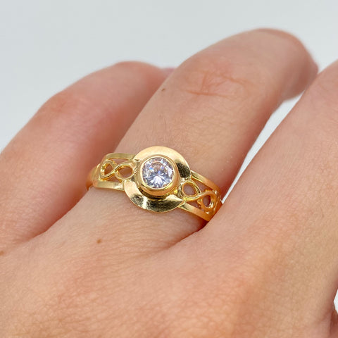 Anillo Circon Blanco Infinitos Oro amarillo 18k / Talla 9 / 1,68 Gr