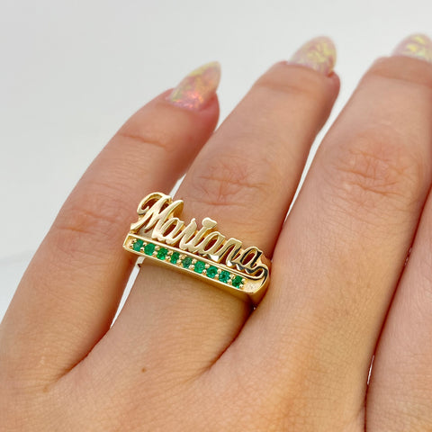 Anillo Nombre Personalizado Con Esmeraldas 10 Puntos POR FABRICACION Oro amarillo 18k / Talla 7 / 7,79 Gr *