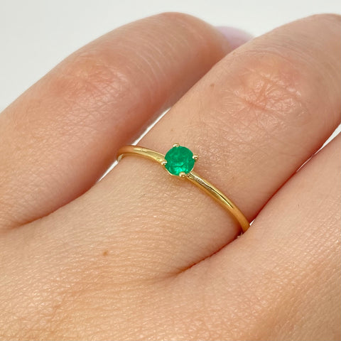 Anillo Solitario Esmeralda 17PTS Oro amarillo 18k / Talla 7 1/4 / 1,3 Gr *