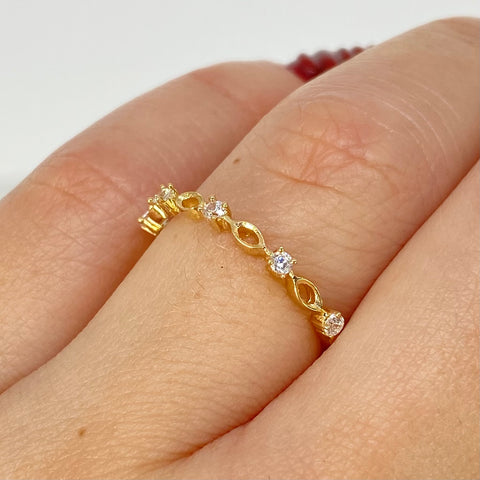Anillo Circulos Circones Blancos Oro amarillo 18k / Talla 7 / 1,12 Gr *