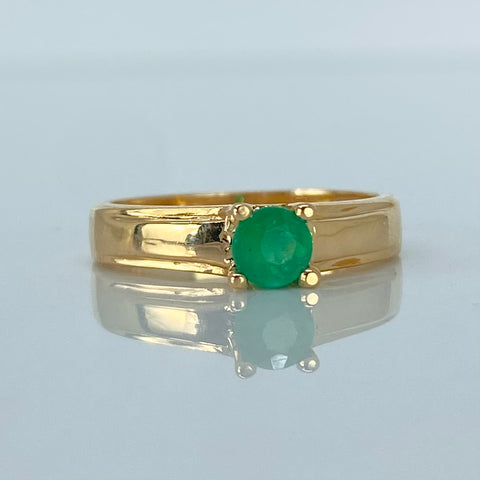 Anillo Solitario Esmeralda 0.31Ct  Oro amarillo 18k / Talla 5 3/4 / 3,12 Gr / 4,5 mm  *