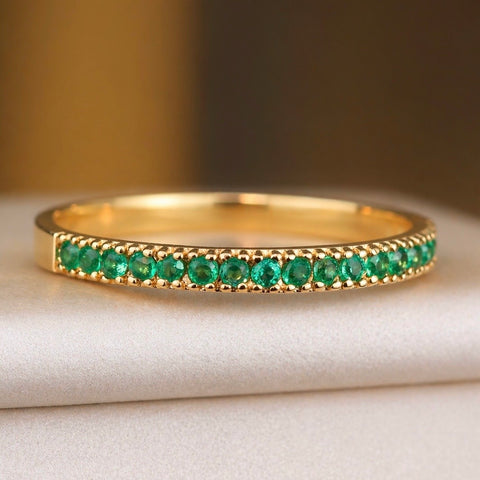 Anillo Churumbela 20 Esmeraldas 0.2CT Oro amarillo 18k / Talla 5 3/4 / 1,25 Gr / 1,3 mm  *