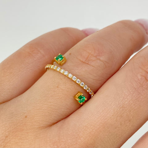Anillo Cruzado 22Esmeraldas 2Diamantes Oro amarillo 18k / Talla 7 1/2 / 2,3 Gr †