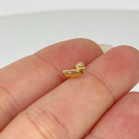 Piercing Pluma / Oro Amarillo 18k (Joya) / 0,25gr / 0.8cm / (Oreja)