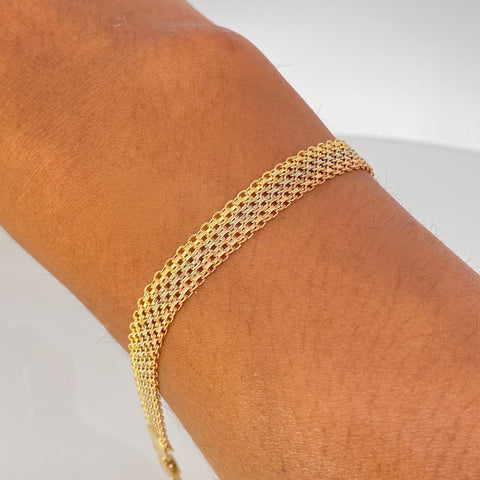 Pulso ● Chino  Tres oros 18k +1 / 8,75 Gr / 7,3 mm / 20,6 Cm †
