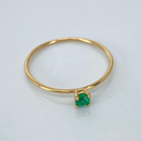 Anillo Solitario Esmeralda 10Pts Oro amarillo 18k / Talla 8 1/2 / 0,9 Gr †