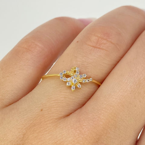 Anillo Flor Circones Blancos Oro amarillo 18k / Talla 9 1/4 / 1,15 Gr