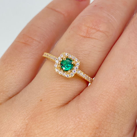 Anillo Solitario Cuadrado Circones Blancos Verde Oro amarillo / Talla 6 1/4 / 2,12 Gr †