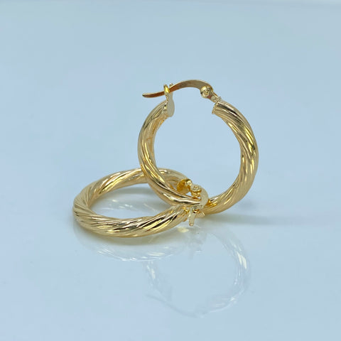 Candongas Entorchada Lineal Oro amarillo 18k 2,71 Gr / 2,5 Cm  *