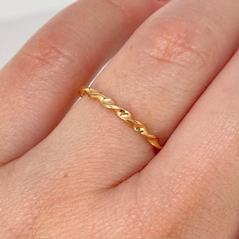 Anillo Entorchado Oro amarillo / Talla 5 1/2 / 0,9 Gr †