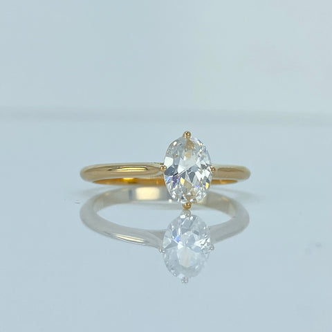 Anillo Solitario Circon Ovalado POR FABRICACION Oro amarillo 18k / Talla 6 / 2,55 Gr *