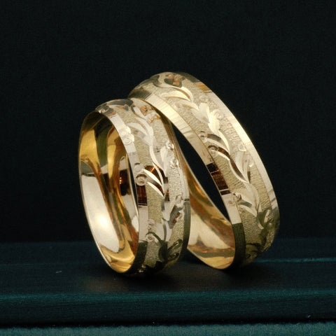 Anillo Argollas Detalles  Fondo Diamantado POR FABRICACIÓN Oro amarillo 18k / Talla 7 / 10 Gr *
