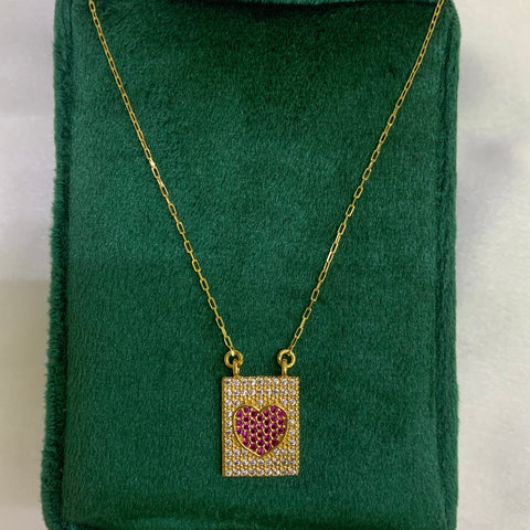 Cadena Italy Mini Cajon / Placa Corazón Circones Blancos Y Fucsias Oro amarillo 18k 3,37 Gr / 45 Cm *