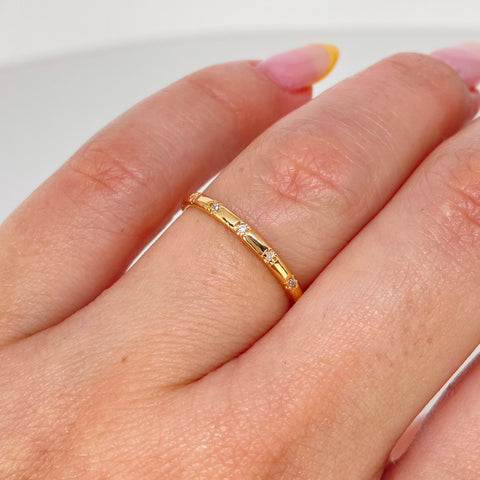 Anillo Circones Blancos Oro amarillo / Talla 6 1/4 / 1,3 Gr †