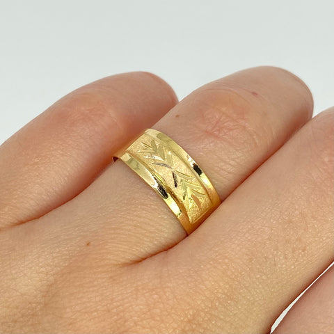 Anillo Sello Flechas Diamantado Oro amarillo 18k / Talla 7 / 1,91 Gr †