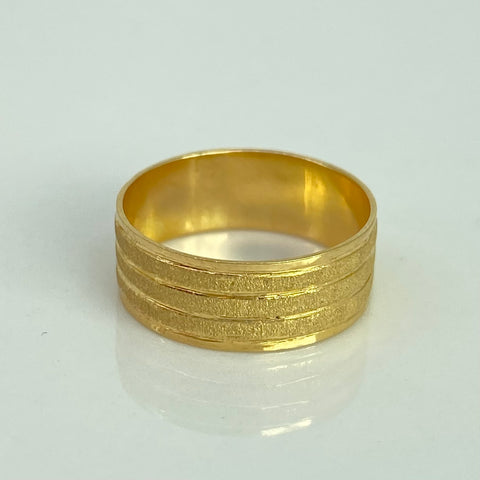 Anillo Argolla 3 Lineas Diamantadas Oro amarillo 18k / Talla 5 1/2 / 2,69 Gr *
