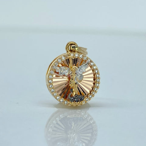 Dije San Miguel Arcangel Circones Blancos Tres oros 1,88 Gr / 2 Cm †
