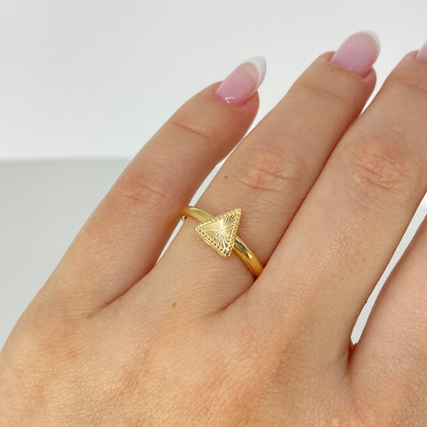 Anillo Triangulo Diamantado Oro amarillo 18k / Talla 6 1/4 / 1,15 Gr *