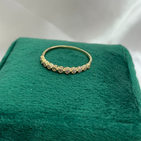 Anillo Circulos Circones Blancos En La Mitad Oro Amarillo 18k Talla 6/ 1,07 Gr / *