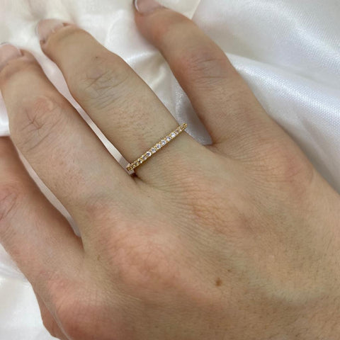 Anillo Circones Blancos / Talla 6 1/3 Oro amarillo 18k 1,17 Gr *