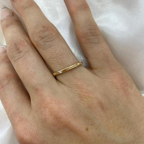 Anillo Circones Blancos Y Rosados / Talla 7 Oro amarillo 18k 1,71 Gr