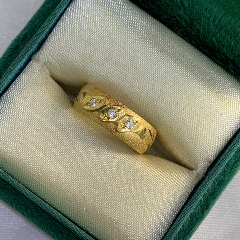 Anillo Argolla Diamantada Circones Blancos Oro amarillo 18k / Talla 6 / 1,94 Gr *