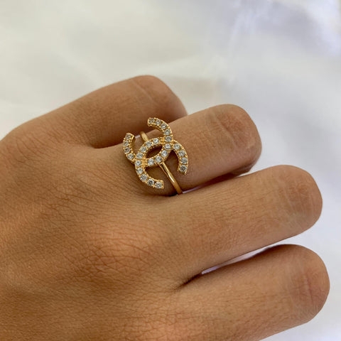 Anillo CH Circones blancos Oro amarillo 18k / Talla 6 3/4 / 3,32 Gr *