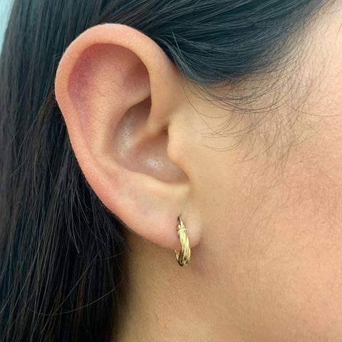 Candonga Entorchada Lisa Oro amarillo 18k 1,1 Gr / 1,2 Cm  *