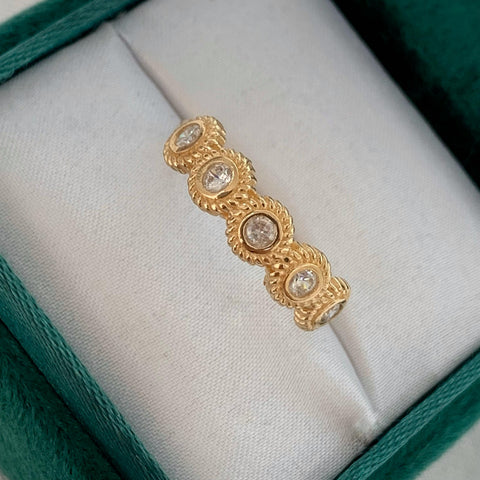 Anillo Circones Blancos Borde Diamantado Oro amarillo 18k / Talla 7 / 2,30 Gr *