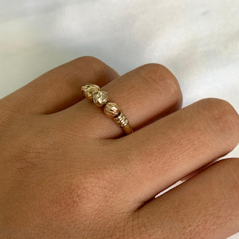 Anillo Balines Diamantados Tres oros 18k / Talla 6 / 1,78 Gr