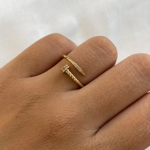 Anillo Clavo Liso Con Circon  Oro amarillo 18k / Talla 6 1/4 / 1,77 Gr *