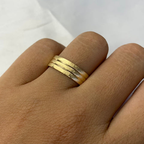 Anillo Argolla Diamantada Doble Linea Oro amarillo 18k / Talla 8 / 2,10 Gr