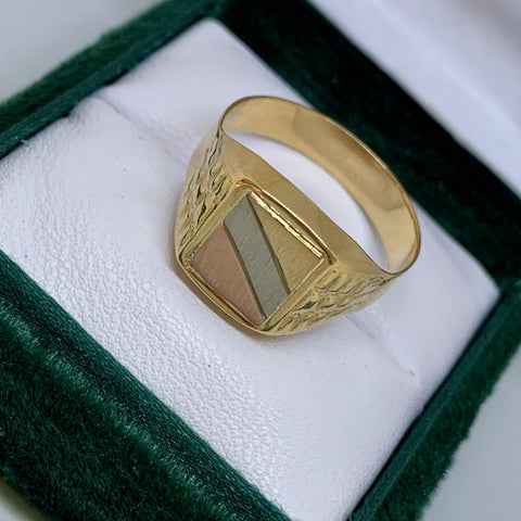 Anillo Cuadro Sello Tres Oros  Oro amarillo 18k / Talla 10 3/4 / 4,14 Gr