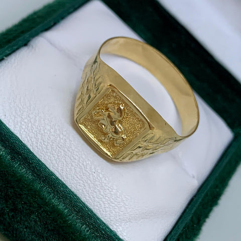Anillo Cuadros Caballo Central Oro amarillo 18k / Talla 12 3/4 / 3,82 Gr