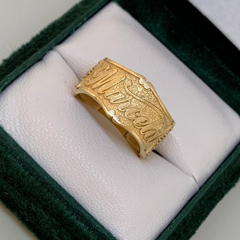 Anillo  Nombre POR FABRICACIÓN Oro amarillo 18k / Talla 7 / 5,89 Gr *