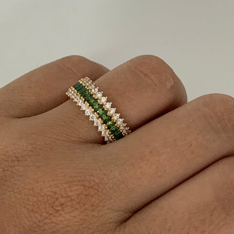 Anillo Argolla Circones Verdes Y Blancos Oro amarillo 18k / Talla 7 / 3,80 Gr