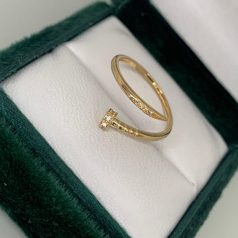 Anillo Clavo Circones Blancos Oro amarillo 18k / Talla 6 3/4 / 1,66 Gr *