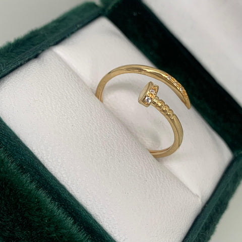 Anillo Clavo Circones Blancos Oro amarillo 18k / Talla 6 1/2 / 1,65 Gr