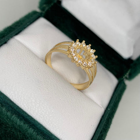 Anillo 15 Años Flor Circones Blancos Oro amarillo 18k / Talla 6 1/4  / 2,50 Gr
