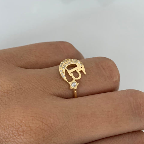 Anillo 15 Años Media Luna Y Estrella Circones Blancos Oro amarillo 18k / Talla 7 1/2 / 1,88 Gr
