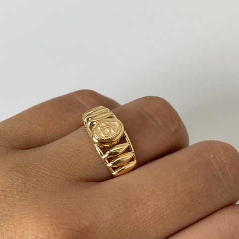 Anillo 15 Años Detalle A Los Lados Oro amarillo 18k / Talla 8 1/4 / 1,50 Gr
