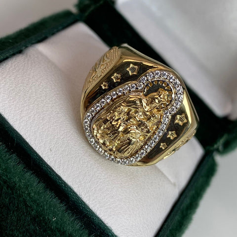 Anillo Contorno Virgen Del Carmen  Con Circones Blancos Oro amarillo 18k / Talla 9 1/2 / 7,12 Gr *