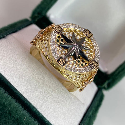 Anillo Brujula Detalle Timón Con Circones Blancos Tres oros 18k / Talla 10 1/2 / 9,09 Gr *