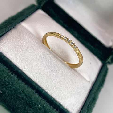Anillo Circones Blancos Oro amarillo 18k / Talla 7 / 1,28 Gr *