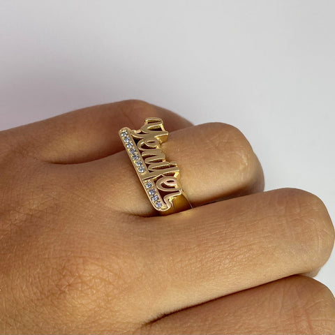 Anillo Nombre Personalizado Con Circones POR FABRICACIÓN Oro amarillo 18k / Talla 7 1/4 / 6,30 Gr *