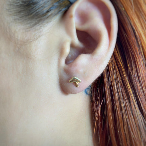 Topos Hongo Oro amarillo 18k 0,88 Gr / 6,5 mm